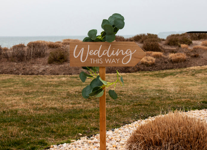 Wedding Directional Sign: Elegant Wood Effect